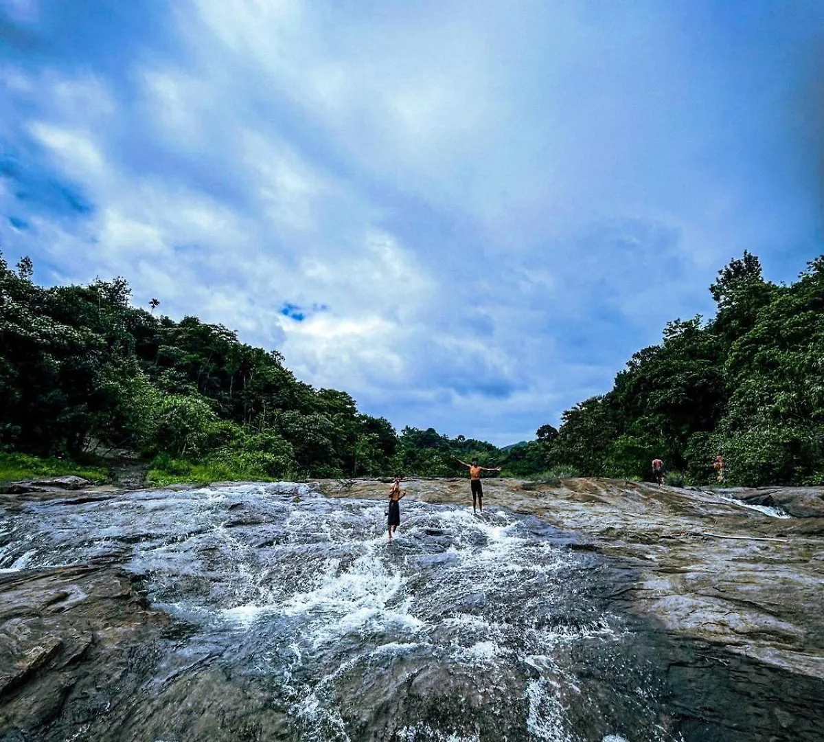 Tent Stay Mankulam Viripara Campsite